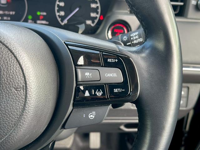 ヴェゼル ｅ：ＨＥＶ　Ｚ　禁煙車　ＢＳＭ　障害物センサー　全周囲カメラ　フルセグＴＶ　純正９インチナビ　シートヒーター　前後ドラレコ　ＥＴＣ　スマートキー　ハーフレザーシート　電動リアゲート　フロントフォグランプ　純正アルミ（55枚目）