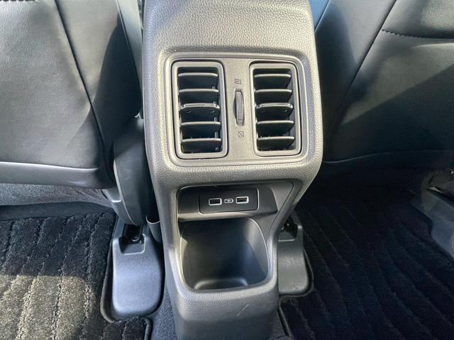 ヴェゼル ｅ：ＨＥＶ　Ｚ　禁煙車　ＢＳＭ　障害物センサー　全周囲カメラ　フルセグＴＶ　純正９インチナビ　シートヒーター　前後ドラレコ　ＥＴＣ　スマートキー　ハーフレザーシート　電動リアゲート　フロントフォグランプ　純正アルミ（64枚目）