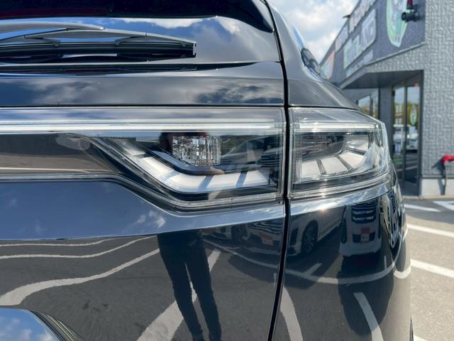 ヴェゼル ｅ：ＨＥＶ　Ｚ　禁煙車　ＢＳＭ　障害物センサー　全周囲カメラ　フルセグＴＶ　純正９インチナビ　シートヒーター　前後ドラレコ　ＥＴＣ　スマートキー　ハーフレザーシート　電動リアゲート　フロントフォグランプ　純正アルミ（79枚目）