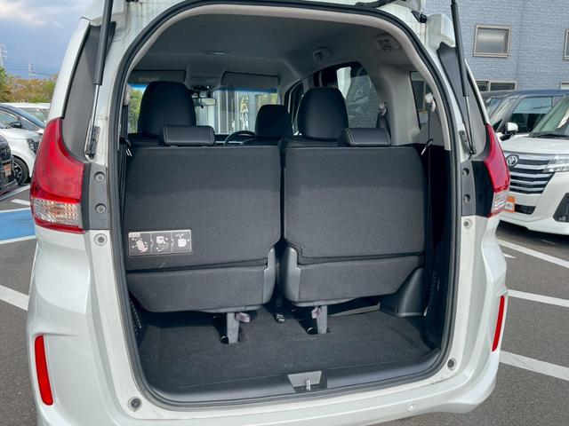 フリードハイブリッド ハイブリッド・Ｇホンダセンシング　禁煙　純正９インチナビ　　前後ドラレコ　フルセグＴＶ　レーダークルーズコントロール　　バックカメラ　ＥＴＣクリアランスソナー　　スマートキー　３列シート　両側電動スライドドア　ワンオーナ－（28枚目）