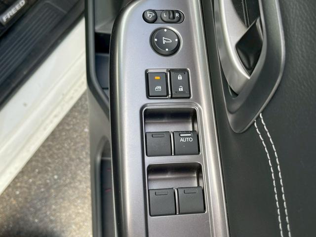 フリードハイブリッド ハイブリッド・Ｇホンダセンシング　禁煙　純正９インチナビ　　前後ドラレコ　フルセグＴＶ　レーダークルーズコントロール　　バックカメラ　ＥＴＣクリアランスソナー　　スマートキー　３列シート　両側電動スライドドア　ワンオーナ－（50枚目）