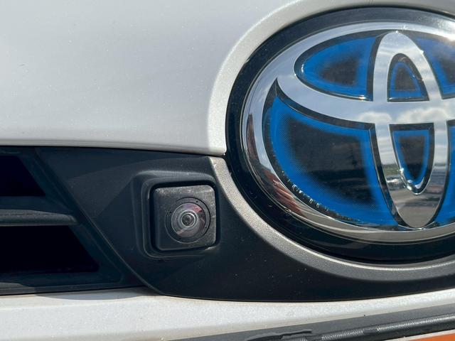 プリウス 　全周囲カメラ　ＥＴＣ　スマートキー　レーダークルーズコントロール　ワンセグＴＶ　Ｂｌｕｅｔｏｏｔｈ　パワステ　フラットシート　ＬＥＤヘッドランプ　フロントフォグランプ　純正１７インチアルミホイール（10枚目）