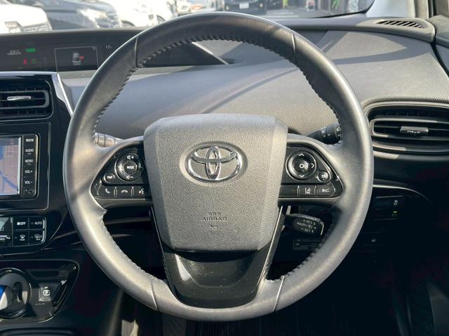 プリウス 　全周囲カメラ　ＥＴＣ　スマートキー　レーダークルーズコントロール　ワンセグＴＶ　Ｂｌｕｅｔｏｏｔｈ　パワステ　フラットシート　ＬＥＤヘッドランプ　フロントフォグランプ　純正１７インチアルミホイール（14枚目）