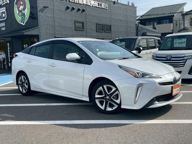 プリウス 　全周囲カメラ　ＥＴＣ　スマートキー　レーダークルーズコントロール　ワンセグＴＶ　Ｂｌｕｅｔｏｏｔｈ　パワステ　フラットシート　ＬＥＤヘッドランプ　フロントフォグランプ　純正１７インチアルミホイール（16枚目）