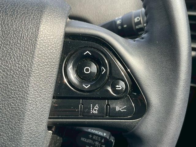 プリウス 　全周囲カメラ　ＥＴＣ　スマートキー　レーダークルーズコントロール　ワンセグＴＶ　Ｂｌｕｅｔｏｏｔｈ　パワステ　フラットシート　ＬＥＤヘッドランプ　フロントフォグランプ　純正１７インチアルミホイール（35枚目）