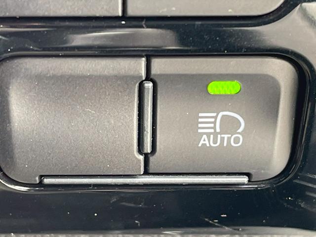 プリウス 　全周囲カメラ　ＥＴＣ　スマートキー　レーダークルーズコントロール　ワンセグＴＶ　Ｂｌｕｅｔｏｏｔｈ　パワステ　フラットシート　ＬＥＤヘッドランプ　フロントフォグランプ　純正１７インチアルミホイール（41枚目）