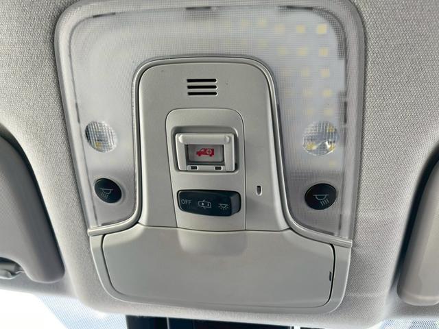プリウス 　全周囲カメラ　ＥＴＣ　スマートキー　レーダークルーズコントロール　ワンセグＴＶ　Ｂｌｕｅｔｏｏｔｈ　パワステ　フラットシート　ＬＥＤヘッドランプ　フロントフォグランプ　純正１７インチアルミホイール（45枚目）