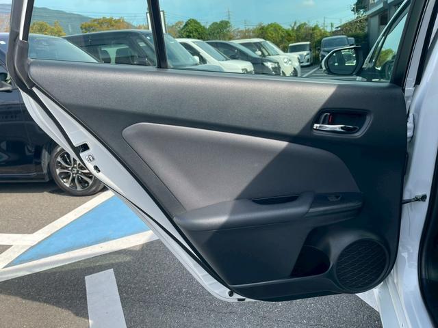 プリウス 　全周囲カメラ　ＥＴＣ　スマートキー　レーダークルーズコントロール　ワンセグＴＶ　Ｂｌｕｅｔｏｏｔｈ　パワステ　フラットシート　ＬＥＤヘッドランプ　フロントフォグランプ　純正１７インチアルミホイール（52枚目）