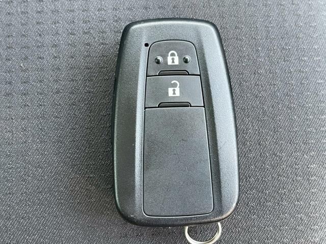 プリウス 　全周囲カメラ　ＥＴＣ　スマートキー　レーダークルーズコントロール　ワンセグＴＶ　Ｂｌｕｅｔｏｏｔｈ　パワステ　フラットシート　ＬＥＤヘッドランプ　フロントフォグランプ　純正１７インチアルミホイール（64枚目）