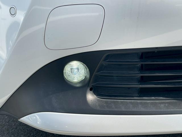 プリウス 　全周囲カメラ　ＥＴＣ　スマートキー　レーダークルーズコントロール　ワンセグＴＶ　Ｂｌｕｅｔｏｏｔｈ　パワステ　フラットシート　ＬＥＤヘッドランプ　フロントフォグランプ　純正１７インチアルミホイール（70枚目）