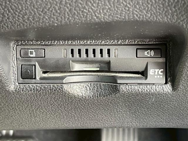 プリウス 　全周囲カメラ　ＥＴＣ　スマートキー　レーダークルーズコントロール　ワンセグＴＶ　Ｂｌｕｅｔｏｏｔｈ　パワステ　フラットシート　ＬＥＤヘッドランプ　フロントフォグランプ　純正１７インチアルミホイール（80枚目）