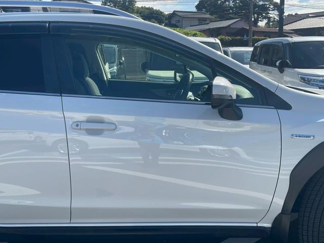 ＸＶ ２．０ｅ－Ｓ　アイサイト　禁煙車　パワーシート　レーダークルーズコントロール　障害物センサー　オートライト　ドラレコ　ＥＴＣ　８インチナビ　スマートキー　ハーフレザー　　純正１８インチアルミ　バックカメラ　フルセグＴＶ（10枚目）