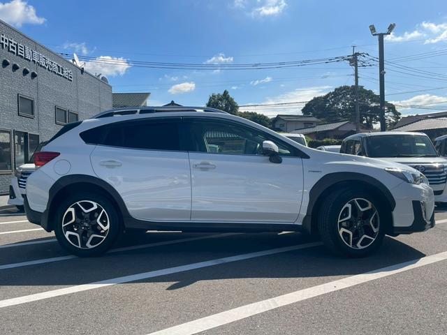 ＸＶ ２．０ｅ－Ｓ　アイサイト　禁煙車　パワーシート　レーダークルーズコントロール　障害物センサー　オートライト　ドラレコ　ＥＴＣ　８インチナビ　スマートキー　ハーフレザー　　純正１８インチアルミ　バックカメラ　フルセグＴＶ（12枚目）