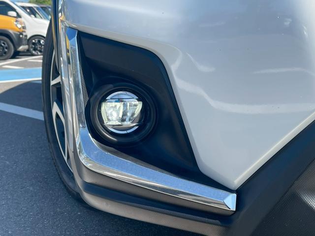 ＸＶ ２．０ｅ－Ｓ　アイサイト　禁煙車　パワーシート　レーダークルーズコントロール　障害物センサー　オートライト　ドラレコ　ＥＴＣ　８インチナビ　スマートキー　ハーフレザー　　純正１８インチアルミ　バックカメラ　フルセグＴＶ（13枚目）