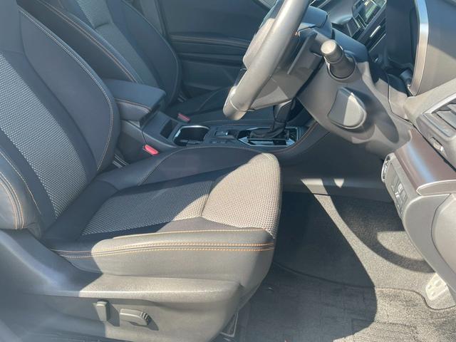 ＸＶ ２．０ｅ－Ｓ　アイサイト　禁煙車　パワーシート　レーダークルーズコントロール　障害物センサー　オートライト　ドラレコ　ＥＴＣ　８インチナビ　スマートキー　ハーフレザー　　純正１８インチアルミ　バックカメラ　フルセグＴＶ（50枚目）