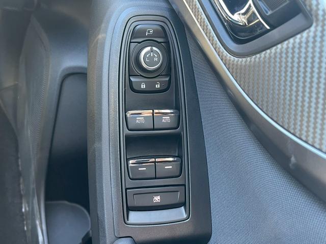 ＸＶ ２．０ｅ－Ｓ　アイサイト　禁煙車　パワーシート　レーダークルーズコントロール　障害物センサー　オートライト　ドラレコ　ＥＴＣ　８インチナビ　スマートキー　ハーフレザー　　純正１８インチアルミ　バックカメラ　フルセグＴＶ（65枚目）