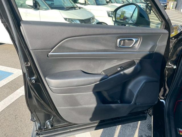 ヴェゼル e:HEV Z 禁煙 純正ナビ フルセグTV バックカメラ 純正前後ドラレコ 障害物センサー パワーバックドア レーダークルーズ ステアリングヒーター ETC2.0 シートヒーター BSM(12枚目)