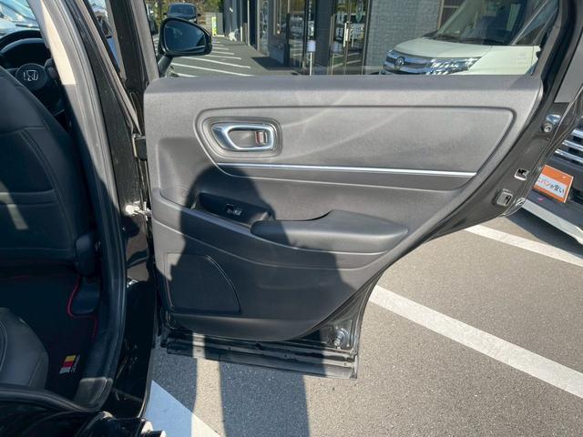 ヴェゼル e:HEV Z 禁煙 純正ナビ フルセグTV バックカメラ 純正前後ドラレコ 障害物センサー パワーバックドア レーダークルーズ ステアリングヒーター ETC2.0 シートヒーター BSM(16枚目)