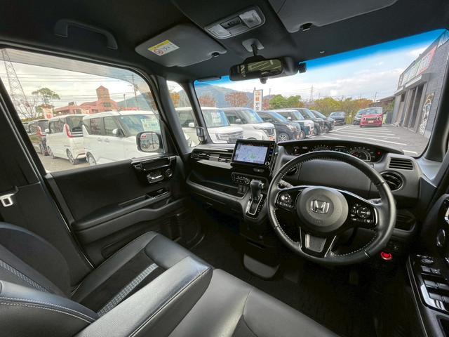 Ｎ－ＢＯＸカスタム Ｌターボ　禁煙　純正ナビ　両側パワースライド　レーダークルーズコントロール　バックカメラ　フルセグＴＶ　前後ドラレコ　ＥＴＣ　サンシェード　パドルシフト　スマートキー　フラットシート　純正アルミホイール（3枚目）