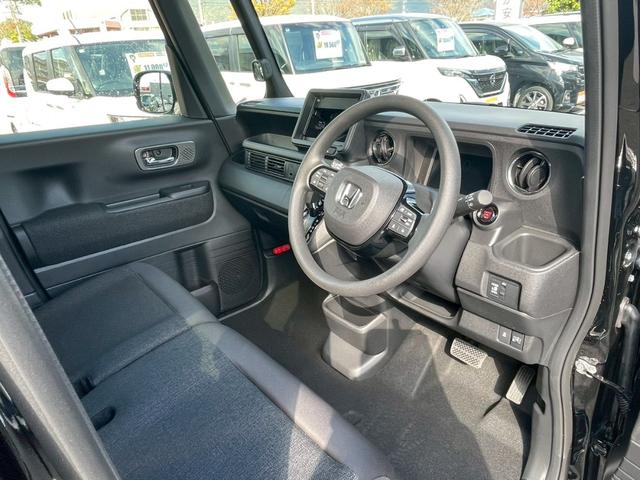 Ｎ－ＢＯＸカスタム 　禁煙車　両側スライドドア　フルフラットシート　シートヒーター　障害物センサー　純正アルミホイール１４インチ　バックカメラ　ＬＥＤヘッドライト　定期点検記録簿　盗難防止システム（2枚目）