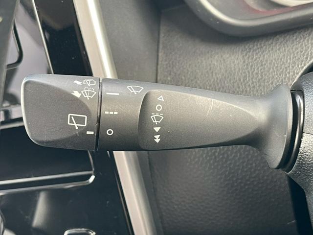 ルーミー 禁煙車 両側電動スライドドア フルフラットシート ドライブレコーダー Bluetooth接続 バイザー付 障害物センサー ウォークスルー フルセグTV ETC バックカメラ 盗難防止装置 クルコン(29枚目)