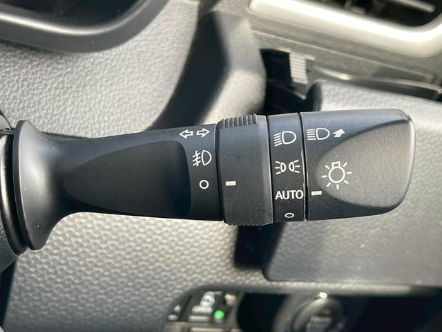 ルーミー 禁煙車 両側電動スライドドア フルフラットシート ドライブレコーダー Bluetooth接続 バイザー付 障害物センサー ウォークスルー フルセグTV ETC バックカメラ 盗難防止装置 クルコン(30枚目)