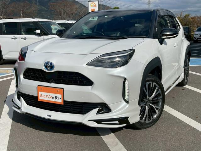 ヤリスクロス ハイブリッドＺ　禁煙車　全周囲カメラ　パワーシート　レーダークルーズコントロール　障害物センサー　シートヒーター　前後ドラレコ　ＥＴＣ　フルセグＴＶ　スマートキー　ハーフレザー　フラットシート　純正アルミホイール（5枚目）