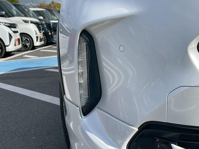 ヤリスクロス ハイブリッドＺ　禁煙車　全周囲カメラ　パワーシート　レーダークルーズコントロール　障害物センサー　シートヒーター　前後ドラレコ　ＥＴＣ　フルセグＴＶ　スマートキー　ハーフレザー　フラットシート　純正アルミホイール（15枚目）