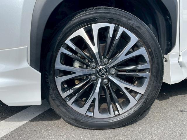 ヤリスクロス ハイブリッドＺ　禁煙車　全周囲カメラ　パワーシート　レーダークルーズコントロール　障害物センサー　シートヒーター　前後ドラレコ　ＥＴＣ　フルセグＴＶ　スマートキー　ハーフレザー　フラットシート　純正アルミホイール（22枚目）