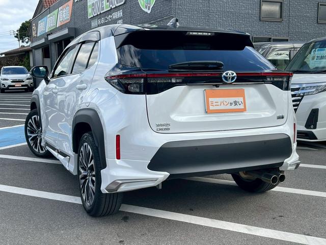 ヤリスクロス ハイブリッドＺ　禁煙車　全周囲カメラ　パワーシート　レーダークルーズコントロール　障害物センサー　シートヒーター　前後ドラレコ　ＥＴＣ　フルセグＴＶ　スマートキー　ハーフレザー　フラットシート　純正アルミホイール（26枚目）