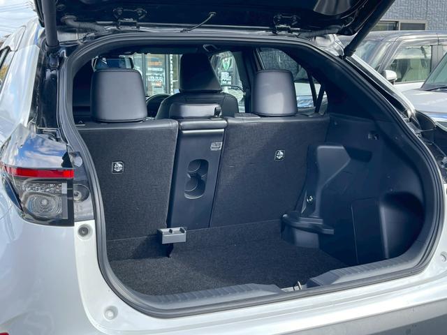 ヤリスクロス ハイブリッドＺ　禁煙車　全周囲カメラ　パワーシート　レーダークルーズコントロール　障害物センサー　シートヒーター　前後ドラレコ　ＥＴＣ　フルセグＴＶ　スマートキー　ハーフレザー　フラットシート　純正アルミホイール（30枚目）