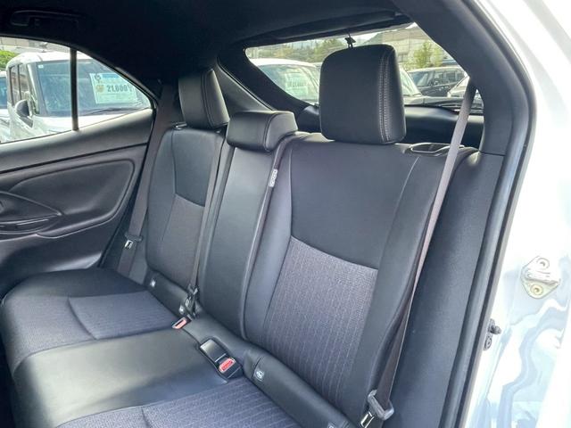 ヤリスクロス ハイブリッドＺ　禁煙車　全周囲カメラ　パワーシート　レーダークルーズコントロール　障害物センサー　シートヒーター　前後ドラレコ　ＥＴＣ　フルセグＴＶ　スマートキー　ハーフレザー　フラットシート　純正アルミホイール（33枚目）