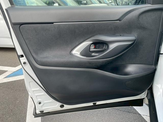 ヤリスクロス ハイブリッドＺ　禁煙車　全周囲カメラ　パワーシート　レーダークルーズコントロール　障害物センサー　シートヒーター　前後ドラレコ　ＥＴＣ　フルセグＴＶ　スマートキー　ハーフレザー　フラットシート　純正アルミホイール（39枚目）