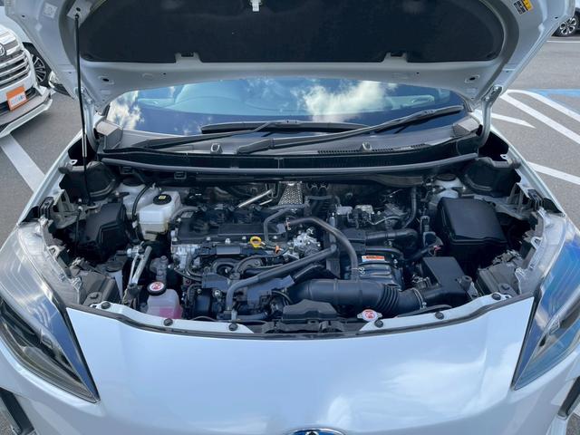 ヤリスクロス ハイブリッドＺ　禁煙車　全周囲カメラ　パワーシート　レーダークルーズコントロール　障害物センサー　シートヒーター　前後ドラレコ　ＥＴＣ　フルセグＴＶ　スマートキー　ハーフレザー　フラットシート　純正アルミホイール（69枚目）