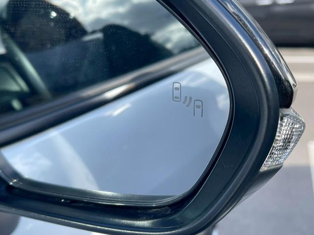 ヤリスクロス ハイブリッドＺ　禁煙車　全周囲カメラ　パワーシート　レーダークルーズコントロール　障害物センサー　シートヒーター　前後ドラレコ　ＥＴＣ　フルセグＴＶ　スマートキー　ハーフレザー　フラットシート　純正アルミホイール（70枚目）