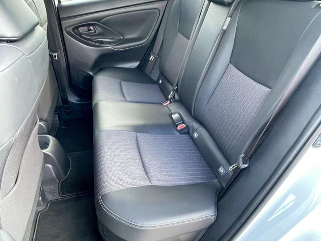 ヤリスクロス ハイブリッドＺ　禁煙車　全周囲カメラ　パワーシート　レーダークルーズコントロール　障害物センサー　シートヒーター　前後ドラレコ　ＥＴＣ　フルセグＴＶ　スマートキー　ハーフレザー　フラットシート　純正アルミホイール（79枚目）