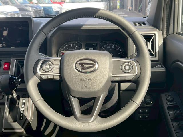 タフト G クロムベンチャー 禁煙車 障害物センサー バックカメラ レーダークルーズコントロール シートヒーター スマートキー フルフラットシート サンルーフ LEDヘッドランプ フロントフォグランプ 純正アルミ ルーフレール(6枚目)