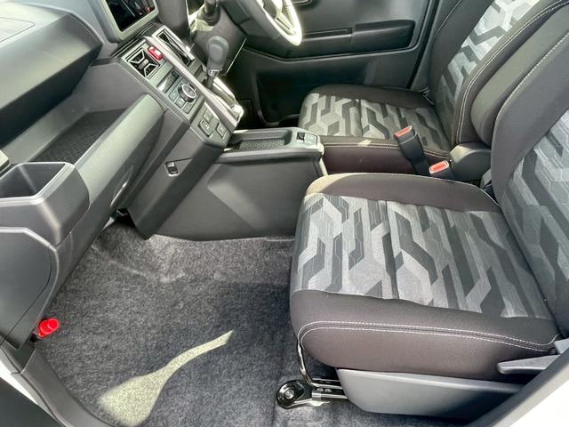 タフト G クロムベンチャー 禁煙車 障害物センサー バックカメラ レーダークルーズコントロール シートヒーター スマートキー フルフラットシート サンルーフ LEDヘッドランプ フロントフォグランプ 純正アルミ ルーフレール(43枚目)