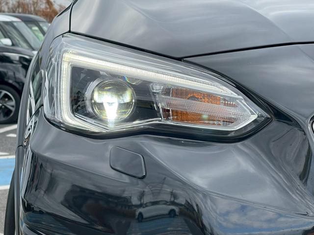 ＸＶ アドバンス　禁煙車　４ＷＤ　バイザー付　純正フルセグナビ　ＥＴＣ　純正アルミホイール１８インチ　ドラレコ　純正フロアマット　ハーフレザーシート　フルフラットシート　バックカメラ　サイドカメラ　電動シート（13枚目）