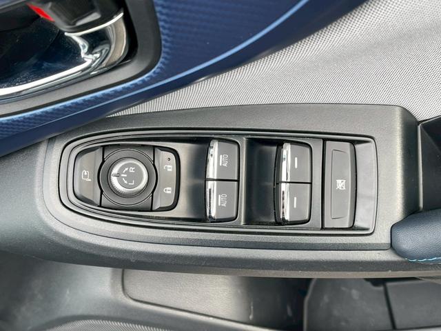 ＸＶ アドバンス　禁煙車　４ＷＤ　バイザー付　純正フルセグナビ　ＥＴＣ　純正アルミホイール１８インチ　ドラレコ　純正フロアマット　ハーフレザーシート　フルフラットシート　バックカメラ　サイドカメラ　電動シート（42枚目）