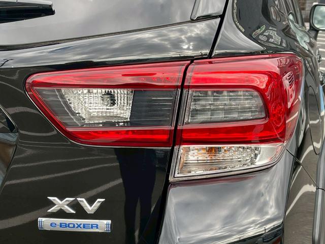 ＸＶ アドバンス　禁煙車　４ＷＤ　バイザー付　純正フルセグナビ　ＥＴＣ　純正アルミホイール１８インチ　ドラレコ　純正フロアマット　ハーフレザーシート　フルフラットシート　バックカメラ　サイドカメラ　電動シート（76枚目）