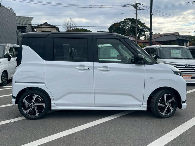 ムーヴ ＲＳ　禁煙車　ワンオーナー　レーダークルーズコントロール　バックカメラ　障害物センサー　スマートキー　両側パワースライド　スマートキー　フラットシート　ベンチシート　フロントフォグランプ　純正アルミホイール（4枚目）