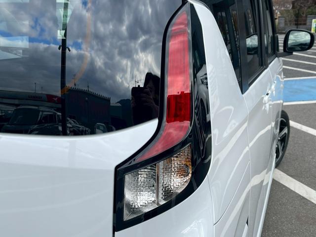 ムーヴ ＲＳ　禁煙車　ワンオーナー　レーダークルーズコントロール　バックカメラ　障害物センサー　スマートキー　両側パワースライド　スマートキー　フラットシート　ベンチシート　フロントフォグランプ　純正アルミホイール（7枚目）