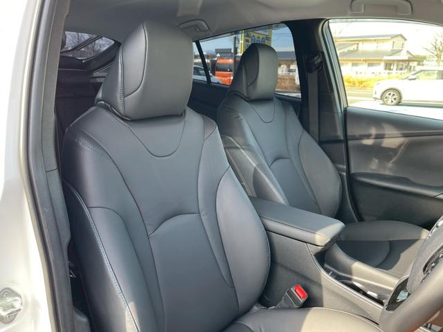 プリウス Ｓツーリングセレクション　禁煙車　レーダークルーズコントロール　障害物センサー　全周囲カメラ　フルセグＴＶ　シートヒーター　前後ドラレコ　ＥＴＣ　スマートキー　ＬＥＤヘッドランプ　フロントフォグランプ　ドアバイザー　エアロ（22枚目）