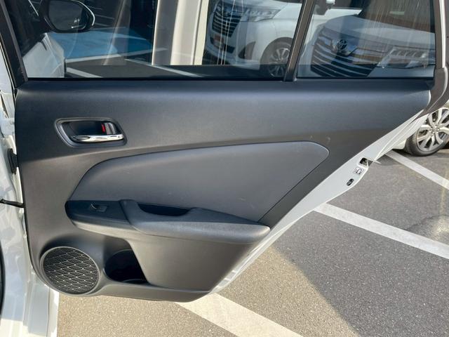 プリウス Ｓツーリングセレクション　禁煙車　レーダークルーズコントロール　障害物センサー　全周囲カメラ　フルセグＴＶ　シートヒーター　前後ドラレコ　ＥＴＣ　スマートキー　ＬＥＤヘッドランプ　フロントフォグランプ　ドアバイザー　エアロ（25枚目）