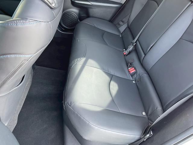 プリウス Ｓツーリングセレクション　禁煙車　レーダークルーズコントロール　障害物センサー　全周囲カメラ　フルセグＴＶ　シートヒーター　前後ドラレコ　ＥＴＣ　スマートキー　ＬＥＤヘッドランプ　フロントフォグランプ　ドアバイザー　エアロ（26枚目）