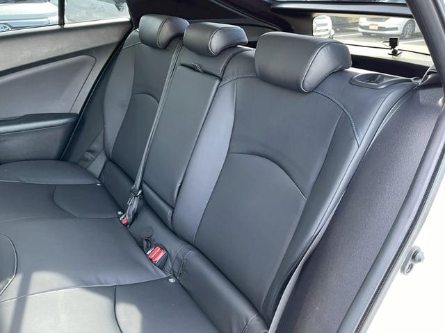 プリウス Ｓツーリングセレクション　禁煙車　レーダークルーズコントロール　障害物センサー　全周囲カメラ　フルセグＴＶ　シートヒーター　前後ドラレコ　ＥＴＣ　スマートキー　ＬＥＤヘッドランプ　フロントフォグランプ　ドアバイザー　エアロ（27枚目）
