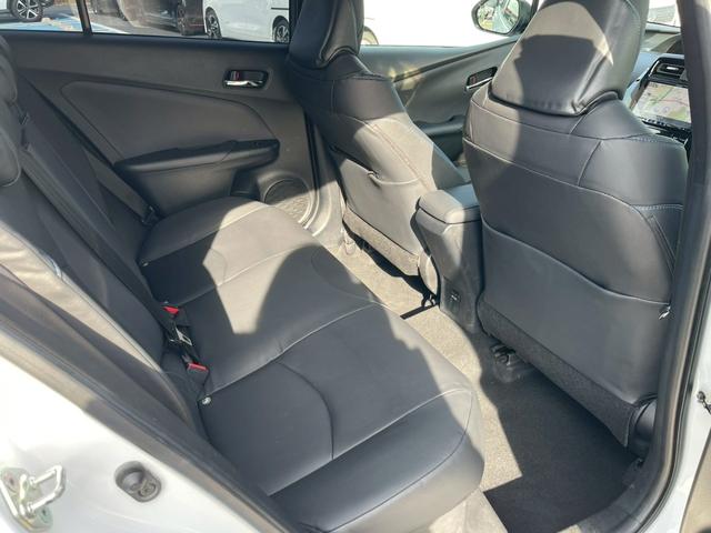 プリウス Ｓツーリングセレクション　禁煙車　レーダークルーズコントロール　障害物センサー　全周囲カメラ　フルセグＴＶ　シートヒーター　前後ドラレコ　ＥＴＣ　スマートキー　ＬＥＤヘッドランプ　フロントフォグランプ　ドアバイザー　エアロ（28枚目）
