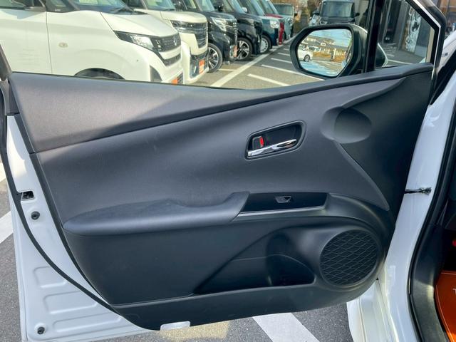 プリウス Ｓツーリングセレクション　禁煙車　レーダークルーズコントロール　障害物センサー　全周囲カメラ　フルセグＴＶ　シートヒーター　前後ドラレコ　ＥＴＣ　スマートキー　ＬＥＤヘッドランプ　フロントフォグランプ　ドアバイザー　エアロ（30枚目）
