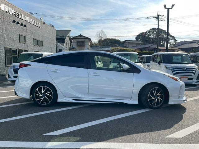 プリウス Ｓツーリングセレクション　禁煙車　レーダークルーズコントロール　障害物センサー　全周囲カメラ　フルセグＴＶ　シートヒーター　前後ドラレコ　ＥＴＣ　スマートキー　ＬＥＤヘッドランプ　フロントフォグランプ　ドアバイザー　エアロ（35枚目）
